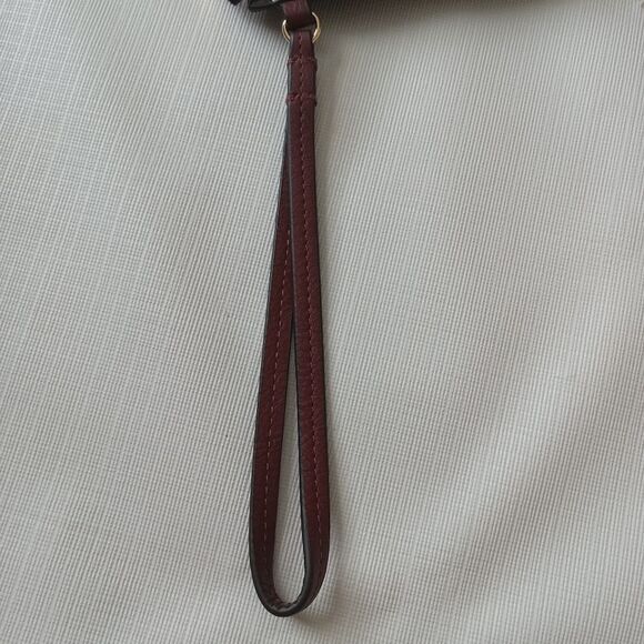 Luana Italy Giorgio Small Burgundy Red Vinyl Cheetah Pattern Phone Case Wristlet - Picture 7 of 12